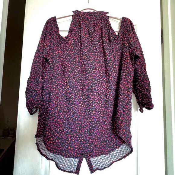 NWT Torrid (1) Crinkle Gauze Cold Shoulder Tie-Front Top - Picture 5 of 8